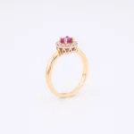 Pierścionek złoty z rubinem i diamentami - próba 585 - obrazek 2