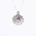 Zawieszka z białego złota z diamentami - próba 585