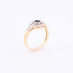 Pierścionek złoty z szafirem i brylantami - próba 585 - obrazek 2